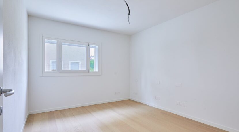 3-2_camera2_3678_HDR 1-spec